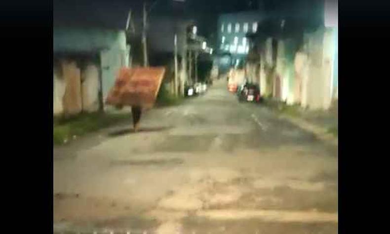 Mulher obriga ladro a devolver porto em Varginha
