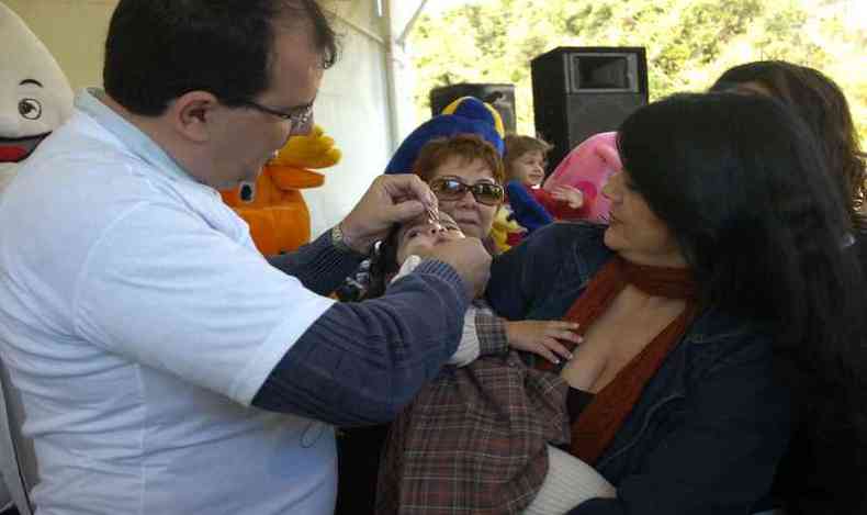 Expectativa  vacinar 11,2 milhes de crianas em todo o pas. (foto: Paulo Filgueiras/EM/D.A Press - 2010)