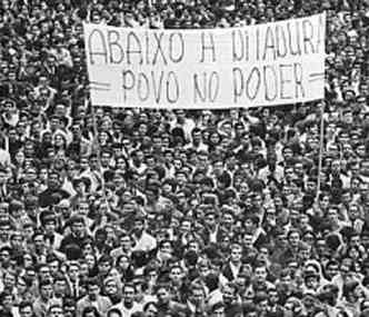 (foto: Evandro Teixeira/Divulgao - Capa do Livro 1968)