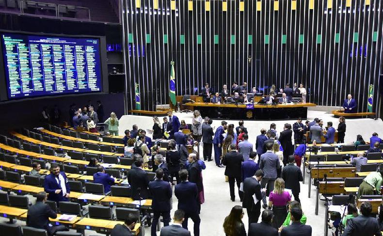Governo tem sido criticado por não conseguir formar uma base sólida no Congresso Nacional(foto: Zeca Ribeiro/Câmara dos Deputados) Plenário da Câmara dos Deputados