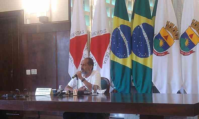 Alexandre Kalil (PSD), prefeito de Belo Horizonte, no Salo Nobre da Prefeitura durante coletiva de imprensa nesta quinta-feira (21/10)