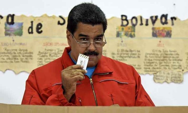 Presidente venezuelano, Nicolas Maduro, exerce seu voto neste domingo(foto: AFP PHOTO / JUAN BARRETO ) Presidente venezuelano, Nicolas Maduro, exerce seu voto neste domingo(foto: AFP PHOTO / JUAN BARRETO )
