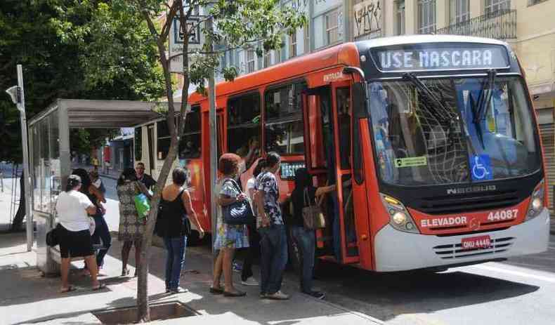 Durante a pandemia, o nmero de usurios de transporte pblico reduziu e os valores das tarifas subiram em todo o pas (foto: Juarez Rodrigues/EM/D.A Press)