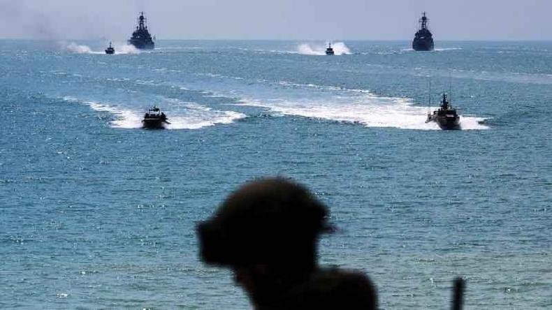 Navios de guerra russos vistos no Mar Negro em imagem do ano passado(foto: Getty Images) Navios de guerra russos vistos no Mar Negro em 2021