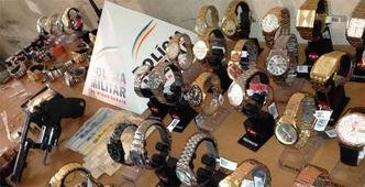 Ap�s recolher pulseiras e rel�gios, que foram colocados em uma mochila, eles fugiram em dire��o � Avenida Vilarinho(foto: Euler J�nior/EM/DA Press)