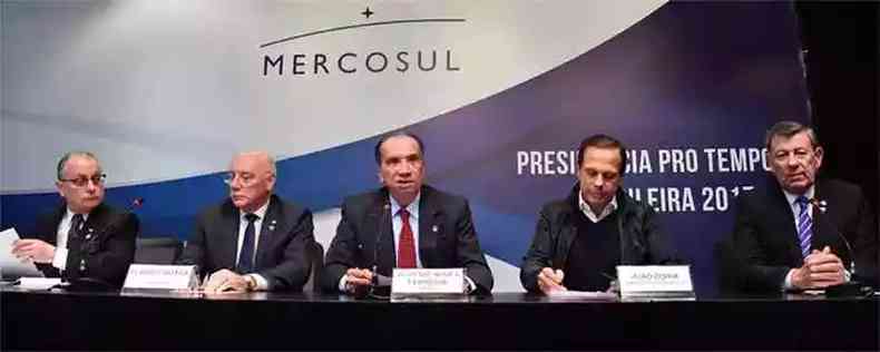 Na foto, representantes de Brasil, Argentina, Paraguai e Uruguai, fundadores do Mercosul