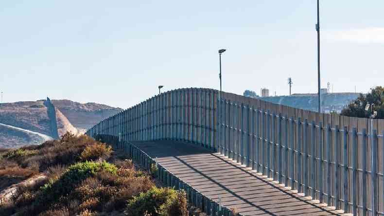 Muro na fronteira dos EUA com o Mxico em San Diego/Tijuana(foto: Getty Images)