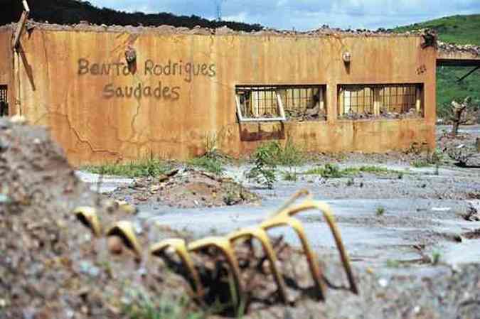 Povoado de Bento Rodrigues, varrido pelo rompimento da barragem da Samarco(foto: Leandro Couri EM/D.A Press)