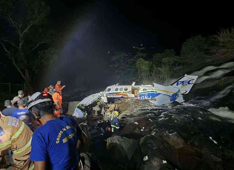 Irmãs do copiloto do avião em que Marília estava lamentam morte: 'Herói' -  Gerais - Estado de Minas