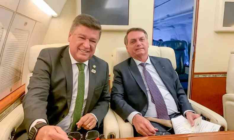 Foto mostra Jair Bolsonaro e senador Carlos Viana