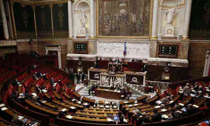 Deputados franceses votaram convocando o governo a reconhecer o Estado da Palestina(foto: Patrick Kovarik/AFP)