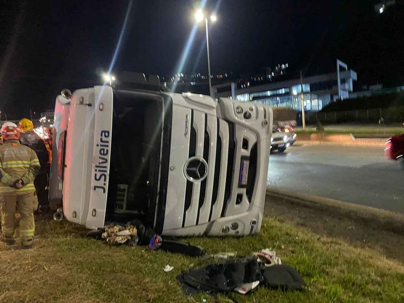 Acidente com caminho no Anel Rodovirio de BH