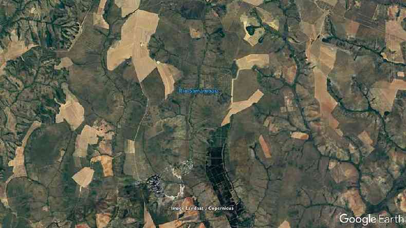 Imagens de satlite mostram regio de Cristalina (GO) em 1985, ainda coberta por grandes trechos de Cerrado...(foto: Google Earth)