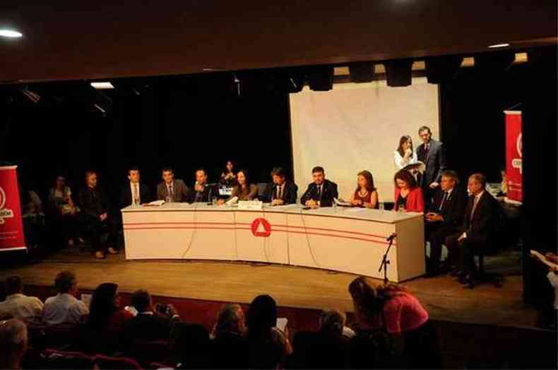 Deputados, promotores e mdicos participaram da audincia pblica na Assembleia de Minas 