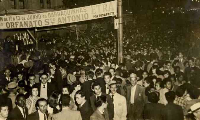Em 1950, festa do Orfanato Santo Antnio j reunia multido na capital mineira(foto: Arquivo Estado de Minas)