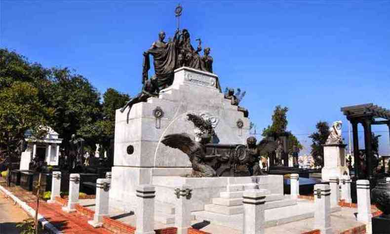 O Cemitrio do Bonfim, inaugurado em 8 de fevereiro de 1897, faz parte do roteiro turstico a ser visitado