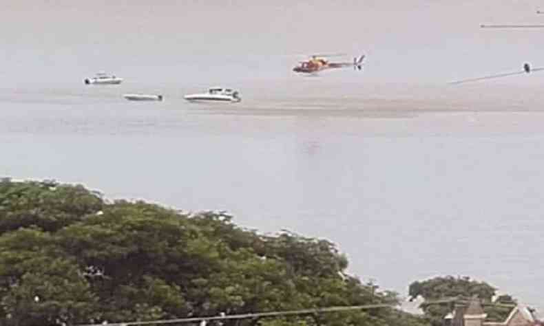 Vtimas foram resgatadas por helicptero do Corpo de Bombeiros(foto: Bombeiros/Divulgao)