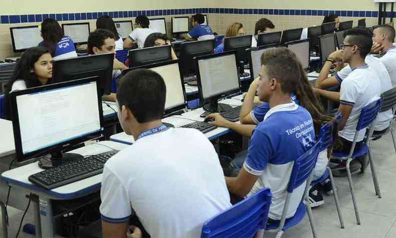 Provas do Enem deixaram de ser impressas e passaro a ser somente digitais em 2026(foto: Divulgao/Secretaria de Educao de Pernambuco)