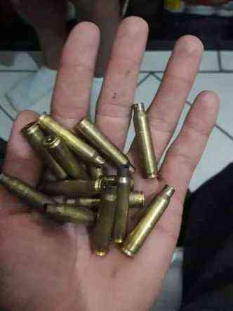Criminosos utilizaram fuzis na ao(foto: Reproduo/WhatsApp)