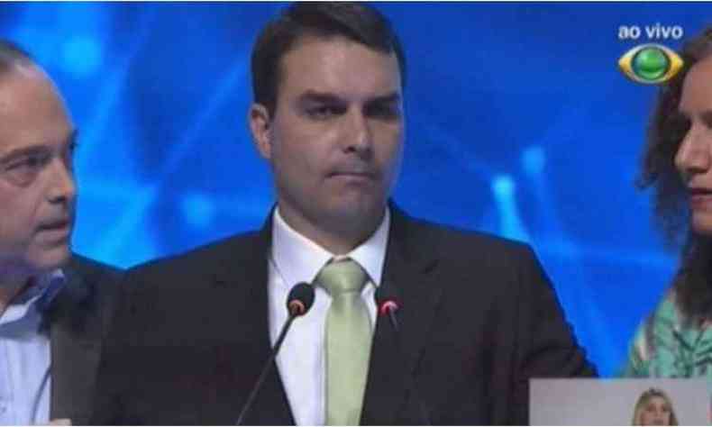Flvio Bolsonaro passou mal durante o debate promovido na noite de quinta-feira com candidatos  Prefeitura do Rio