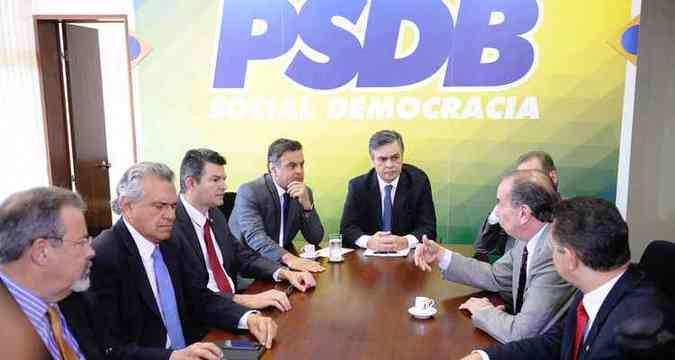 Senadores da oposio se reuniram ontem para cobrar uma posio forte do Palcio do Planalto sobre a ao do governo venezuelano(foto: Marcos Oliveira/Agencia Senado)