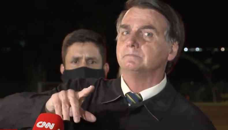 Bolsonaro comentou que Moro no deveria ter feito tais acusaes, lembrando carreira do ex-juiz(foto: Reproduo)