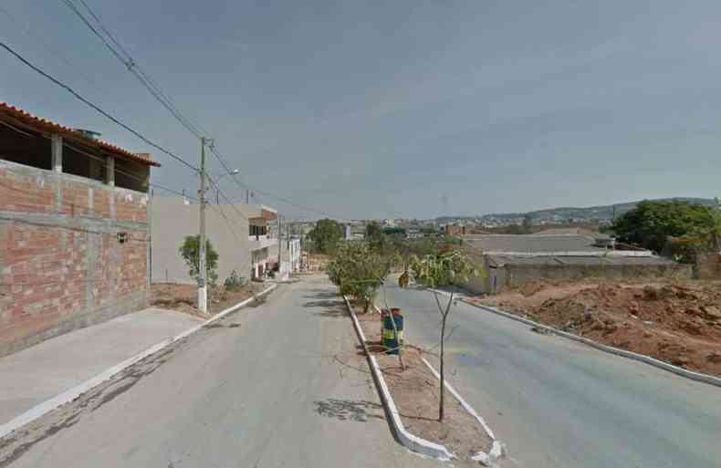 Garota foi encontrada morta dentro de uma casa(foto: Google Street View/Reproduo)