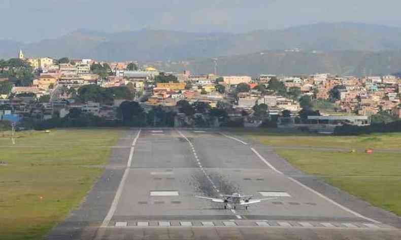 Atualmente, operam na Pampulha apenas aeronaves de pequeno porte(foto: Tulio Santos/EM/D.A Press)