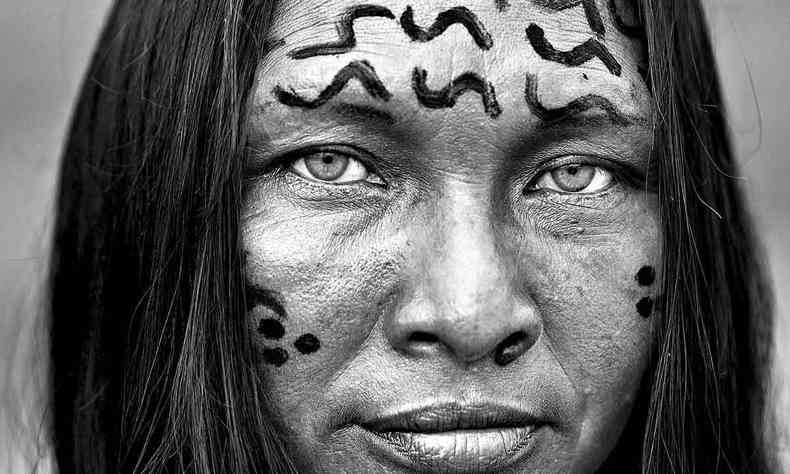 Indígena Penha Goes, enfermeira de sua tribo, fotografada por Ricardo Stuckert