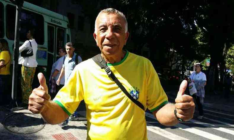 Paulo Filgueiras/EM/D.A. Press(foto: O aposentado Fernando aposta na vitria brasileira)