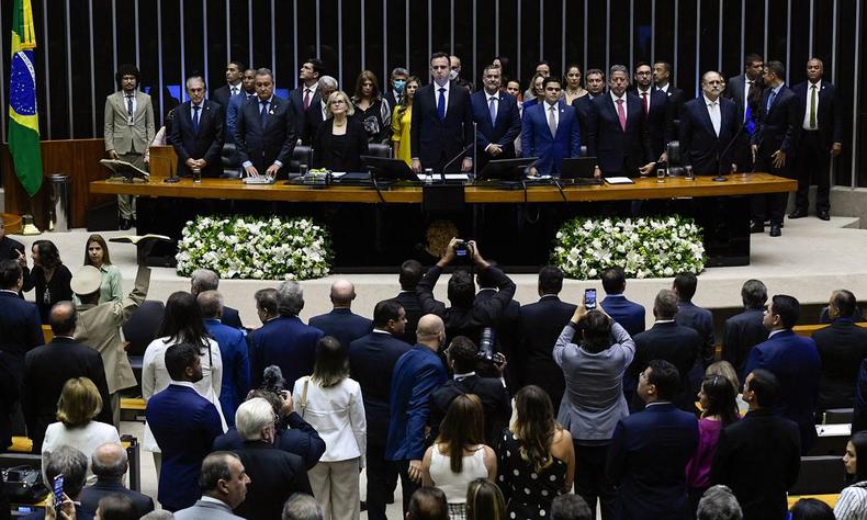 Abertura do ano legislativo reuniu os presidentes dos trs Poderes e outras autoridades no plenrio da Cmara