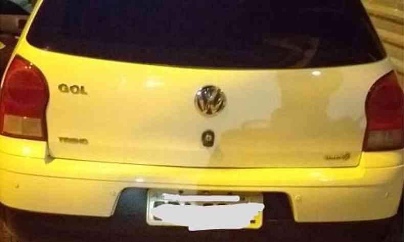 O carro tinha sido roubado na segunda-feira(foto: PMMG/Divulgao)