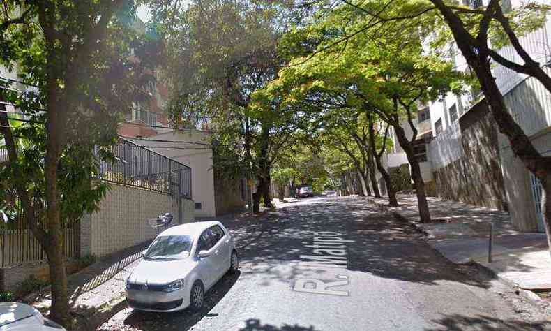 PM localizou plantao de maconha em residncia no Bairro Santo Antnio(foto: Google Street View/Reproduo)