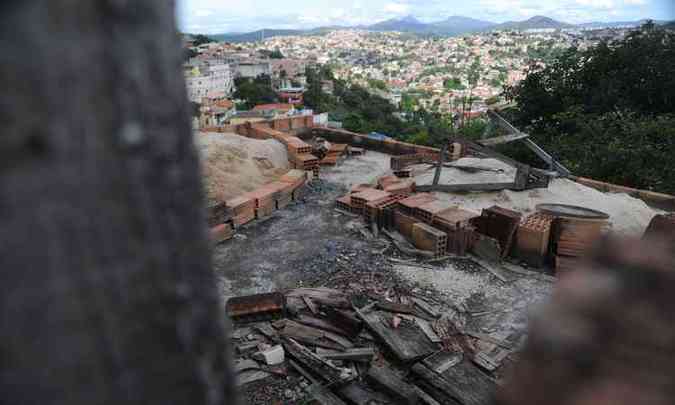 Vrus  transmitido pelo Aedes aegypt, que se desenvolve em locais propcios ao acmulo de gua(foto: Leandro Couri/EM/D.A Press)