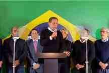 Doria desiste mas PSDB continua dividido