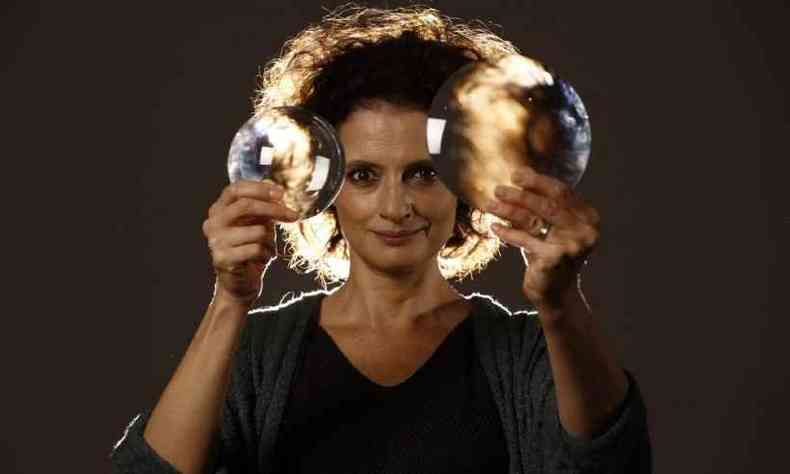 Denise Fraga estrela o espetculo 'Galileu e Eu - A Arte da Dvida'