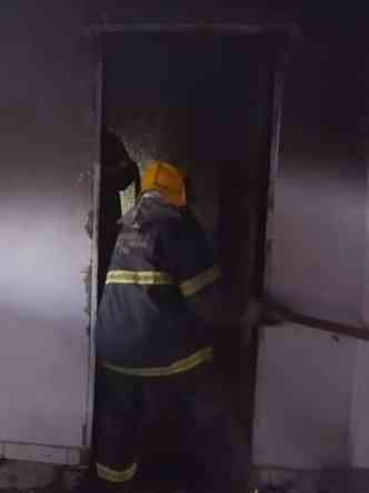 A causa do incndio ainda no foi revelada(foto: Corpo de Bombeiros/ Divulgao)