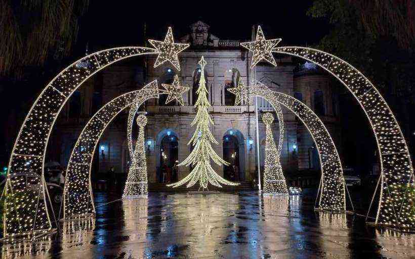 BH: iluminação de Natal na Praça da Liberdade é prorrogada até 6 de janeiro  - Gerais - Estado de Minas