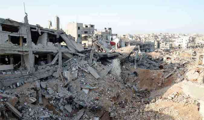 Centro de Shujaya ficou resumido a entulhos, retrato de ataques da artilharia israelense sobre a Cidade de Gaza. Nele, viviam 100 mil palestinos(foto: Túlio Santos / EM / D.A Press)