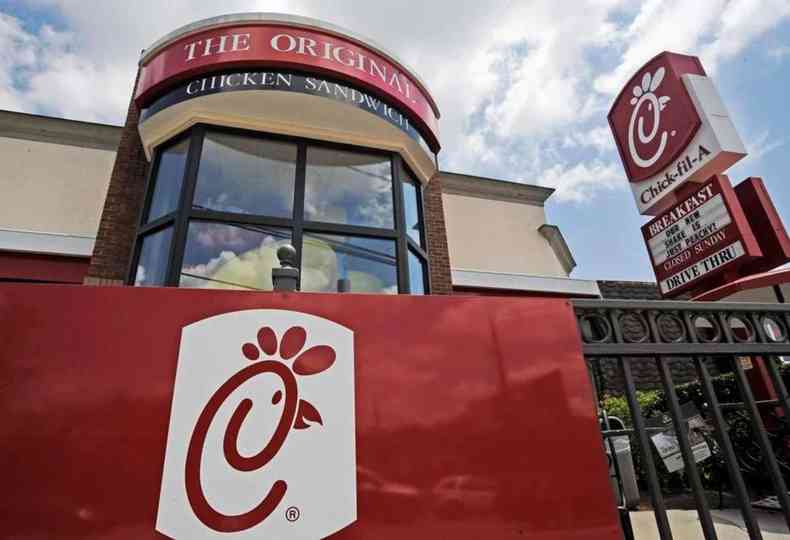 Foto meramente ilustrativa de um restaurante da empresa Chick-fil-A