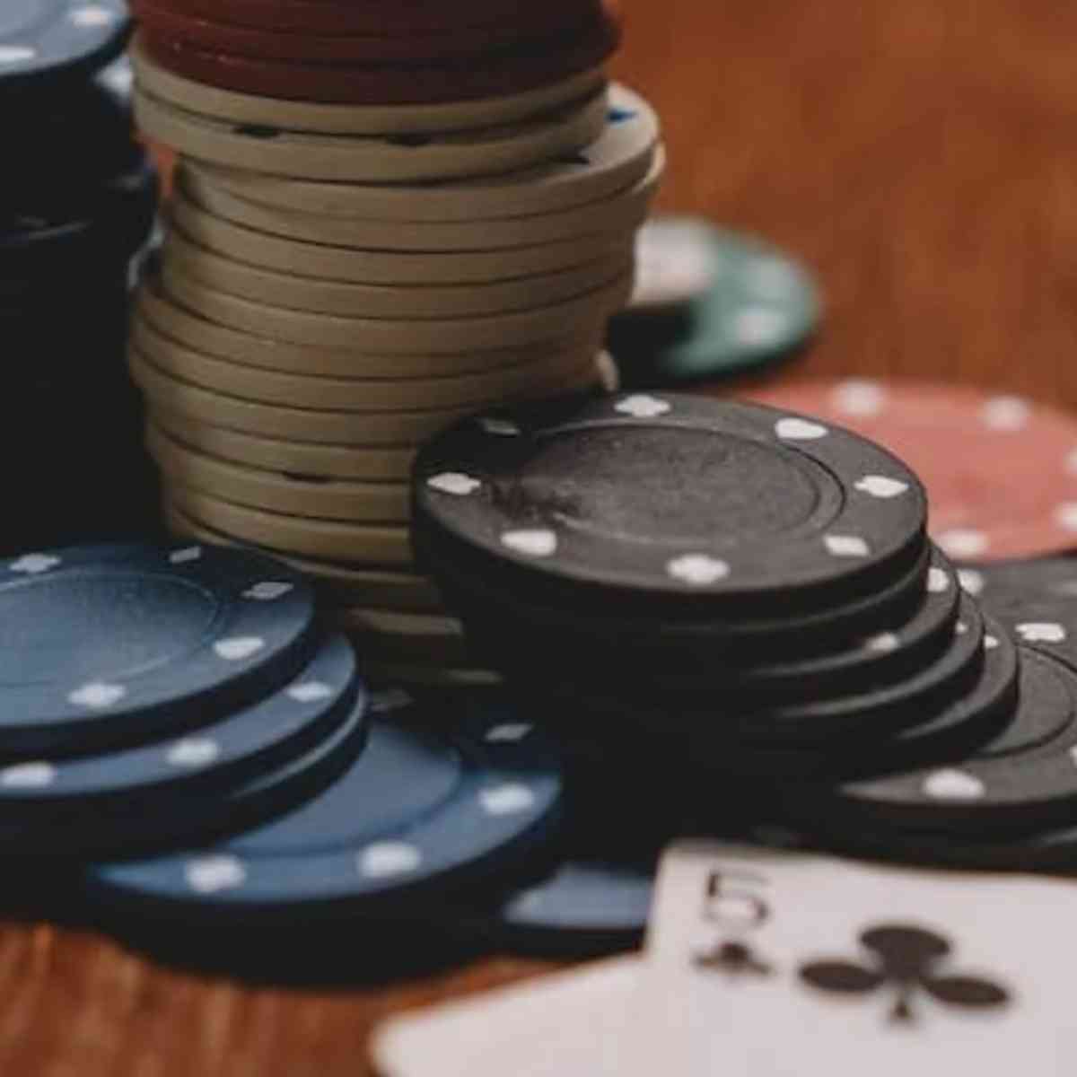 Como Jogar Poker Básico - Jornal de Brasília
