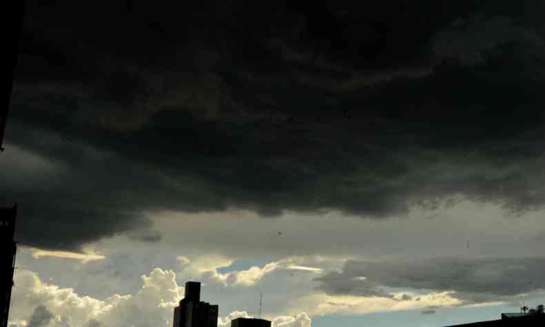 Entre os alertas est o aviso para tempestades(foto: Ramon Lisboa/EM/D.A Press)