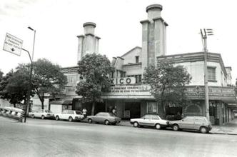 Cinema popular nos anos 1990: projeto original do imvel, no Centro,  de autoria do arquiteto italiano rafaello Berti(foto: Paulo Filgueiras/EM/D.A.Press - 19/04/1991)