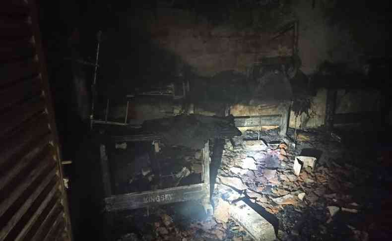 Incndio destri loja de costuras em Montes Claros