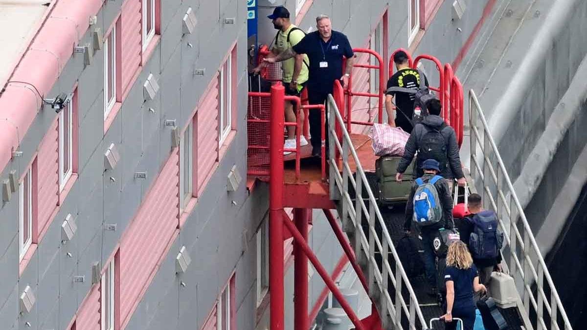 A polêmica barca do êxodo – Internacional