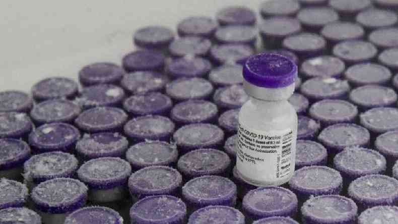 De acordo com dados da Pfizer publicados em dezembro de 2020, vacina Pfizer-BioNTech  aproximadamente 52% eficaz aps primeira dose(foto: Getty Images)
