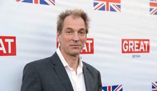 Restos mortais so encontrados perto do local onde o ator Julian Sands desapareceu na Califrnia