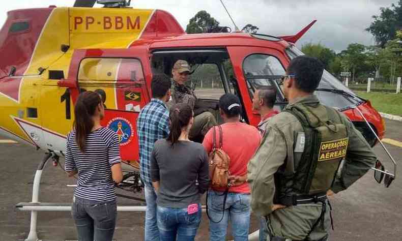 Parentes dos desaparecidos também participam das reuniões dos bombeiros com a Defesa Civil(foto: Corpo de Bombeiros/Divulgação)