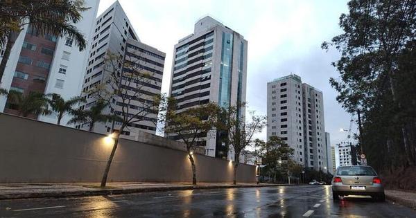 Sexta-feira (14) começa com chuva em diferentes pontos de BH