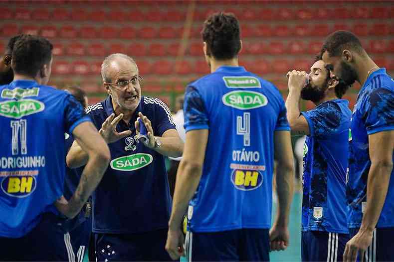 Tcnico Marcelo Mendez disse que time precisou de ajustes para buscar reao nos playoffs(foto: Agncia i7/Cruzeiro)